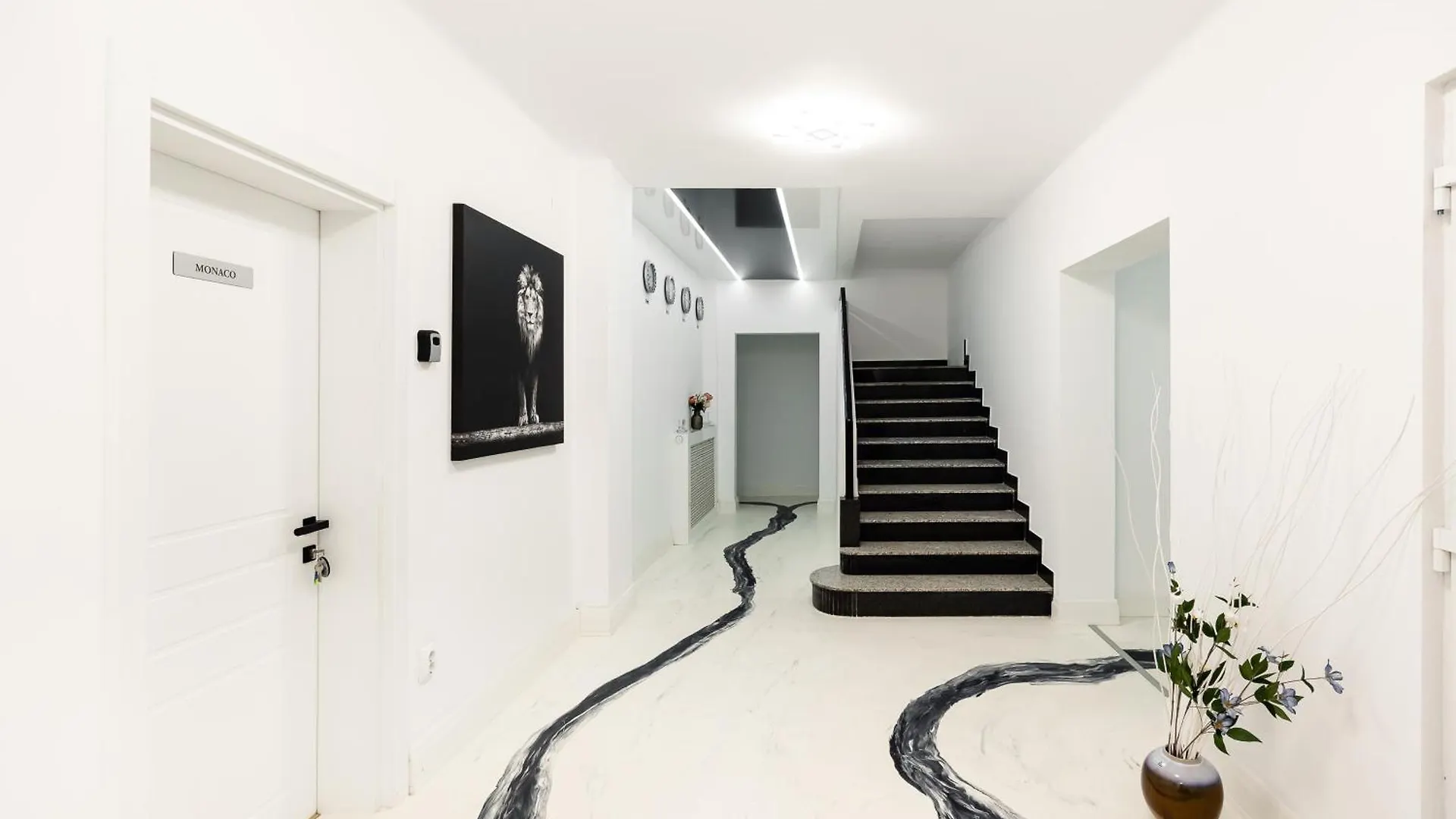 Bucharest Studios La Room