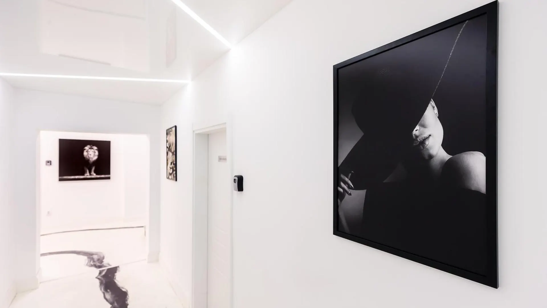 Bucharest Studios La Room 0*,  ルーマニア